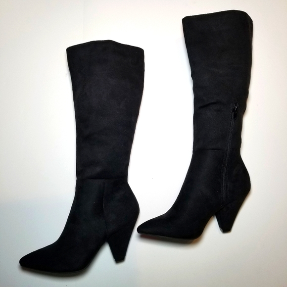 VIA UNO Shoes - VIA UNO Black Faux Suede Boots Brand New